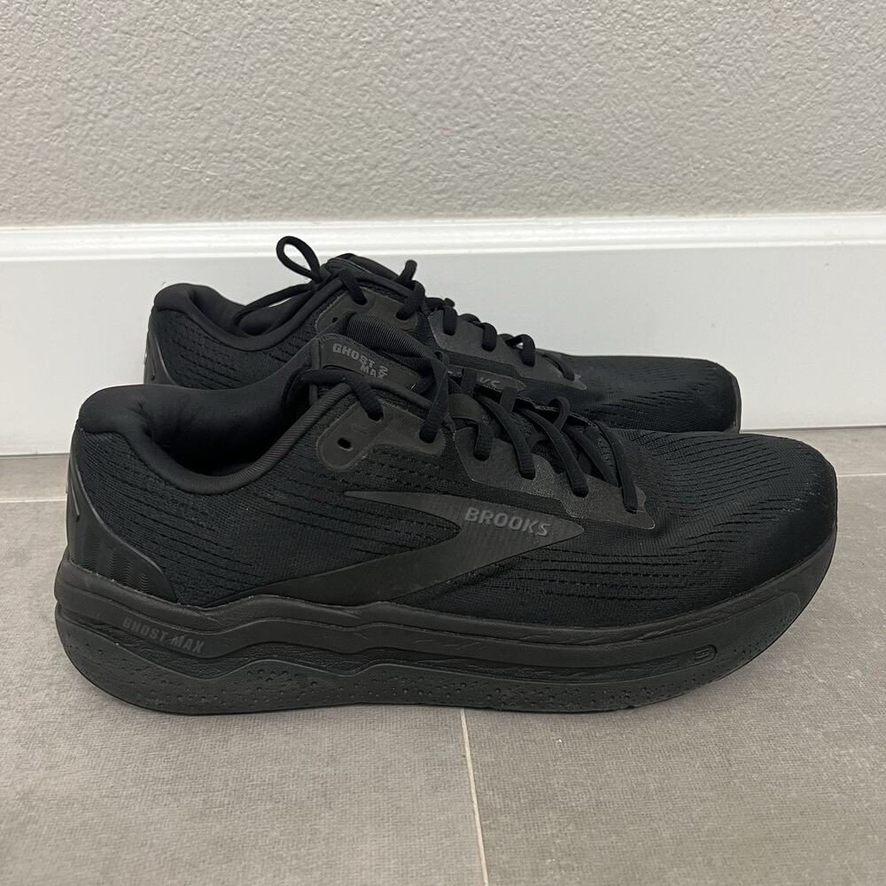 Brooks Ghost Max 2 Mens 12 Wide 2E Black Running Athletic Sneakers Comfort Shoes